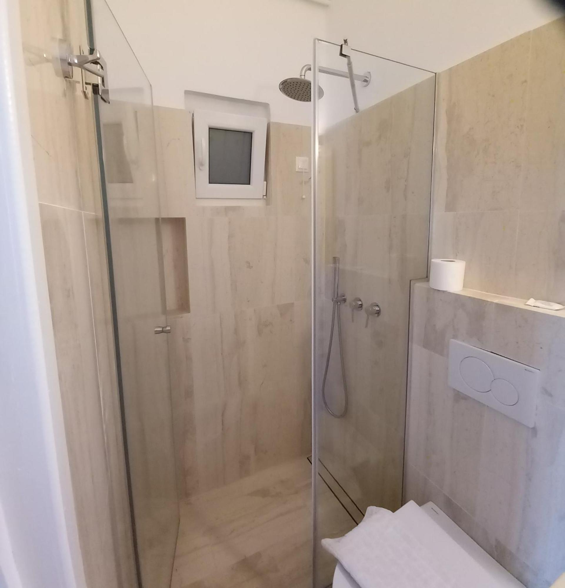 Naias Hotel Livadi  Eksteriør billede